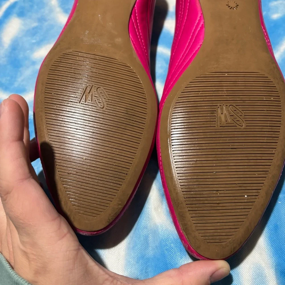 Stuart Weitzman Pink Quilted Flats with Gold Accents - Picture 5 of 8